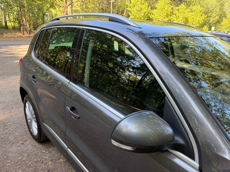 Volkswagen Tiguan Hatchback Black #39