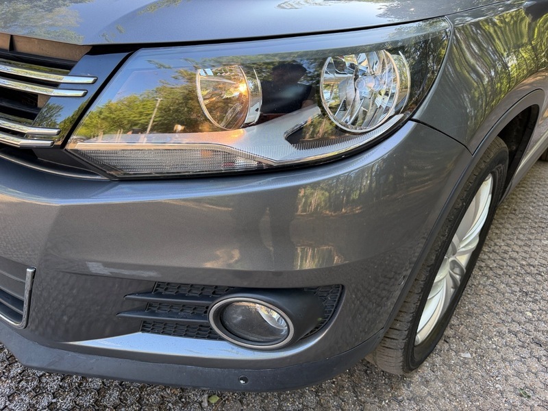 Volkswagen Tiguan Hatchback Black #47