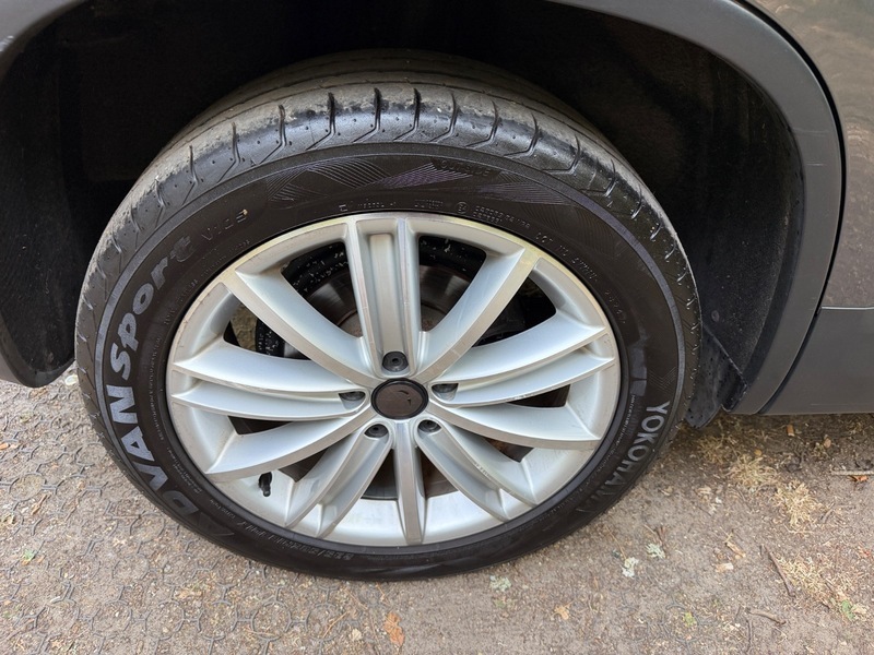 Volkswagen Tiguan Hatchback Black #56