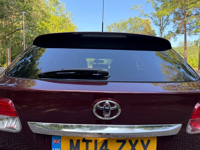 Toyota Avensis 2.0 D-4d Active With Bluetooth,cd Player,towba White #48