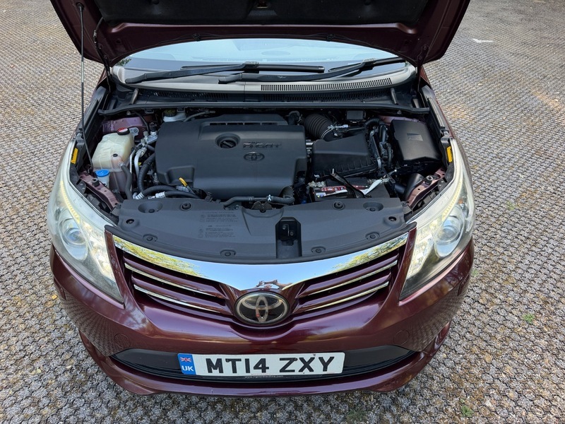 Toyota Avensis 2.0 D-4d Active With Bluetooth,cd Player,towba White #62
