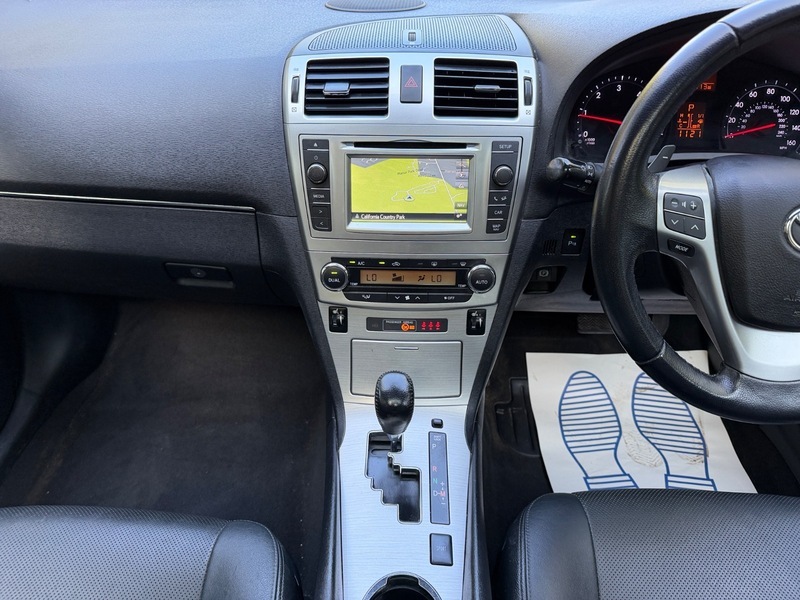 Toyota Avensis 2.0 D-4d Active With Bluetooth,cd Player,towba White #33