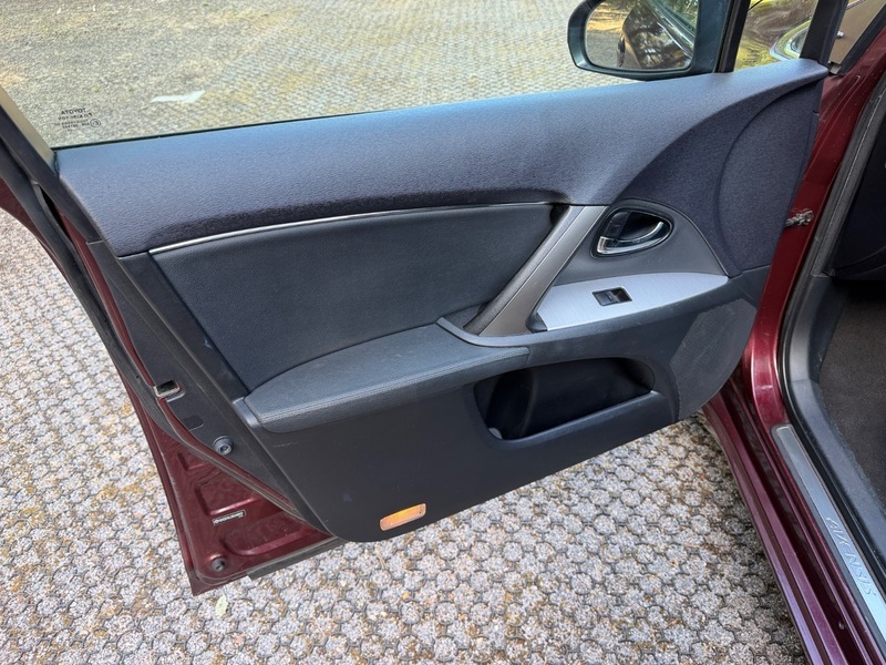 Toyota Avensis 2.0 D-4d Active With Bluetooth,cd Player,towba White #56