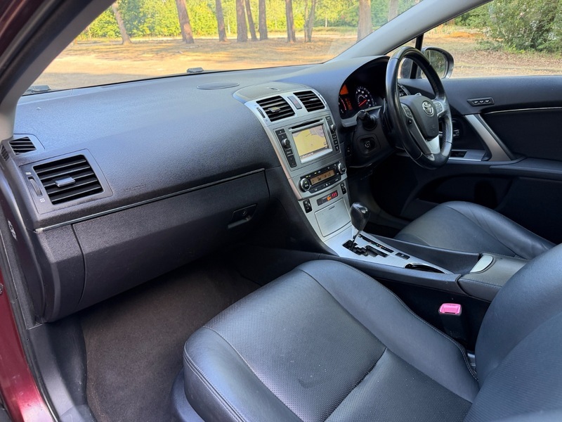 Toyota Avensis 2.0 D-4d Active With Bluetooth,cd Player,towba White #22