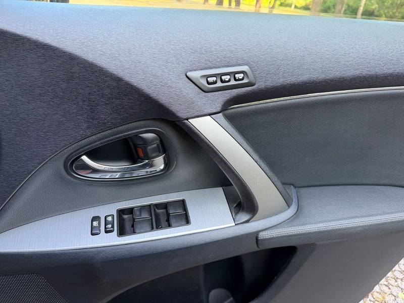 Toyota Avensis 2.0 D-4d Active With Bluetooth,cd Player,towba White #42