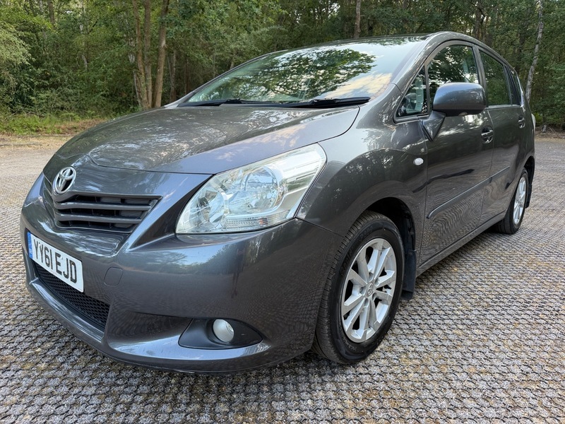 Toyota Verso D-4d Tr Mpv Black #7