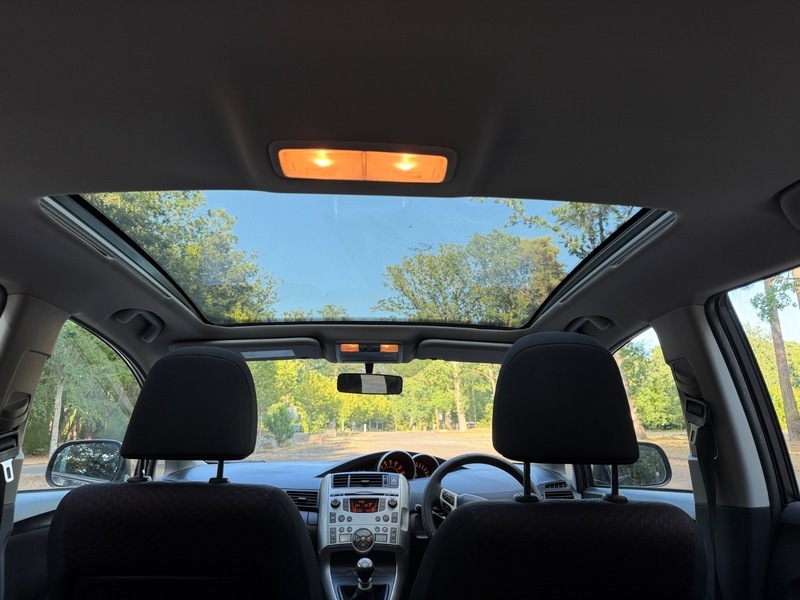 Toyota Verso D-4d Tr Mpv Black #15
