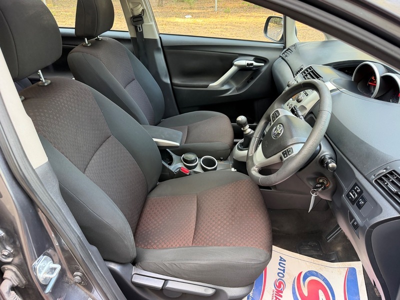 Toyota Verso D-4d Tr Mpv Black #17