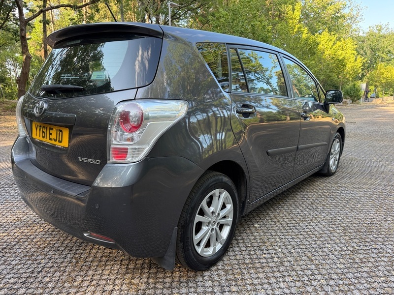 Toyota Verso D-4d Tr Mpv Black #8