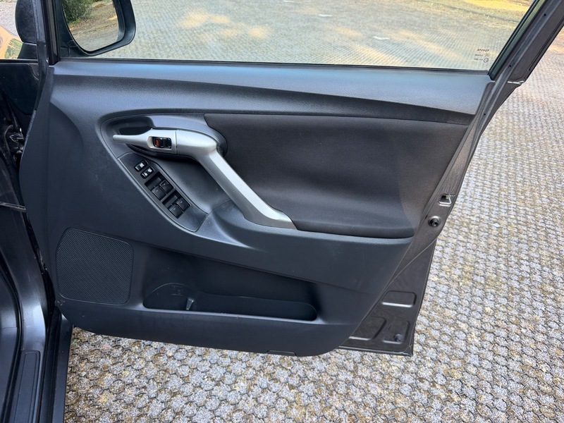 Toyota Verso D-4d Tr Mpv Black #46