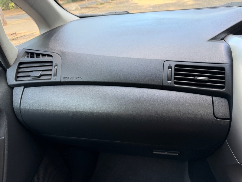 Toyota Verso D-4d Tr Mpv Black #32