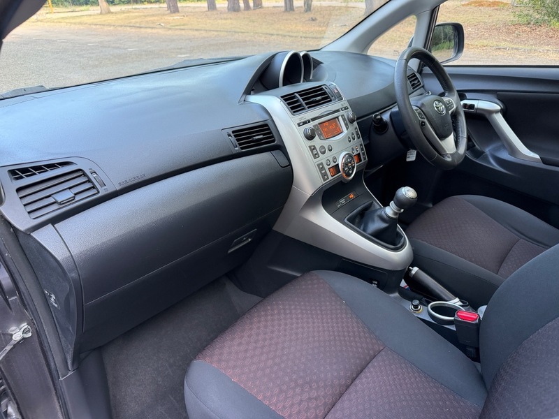 Toyota Verso D-4d Tr Mpv Black #19