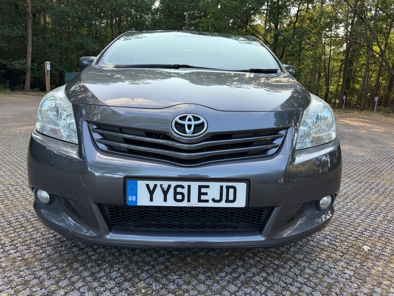 Toyota Verso D-4d Tr Mpv Black #9