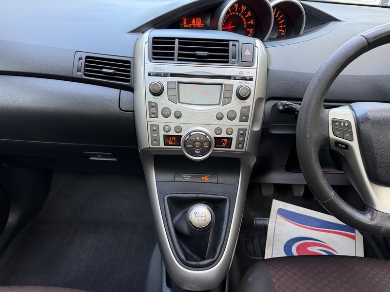Toyota Verso D-4d Tr Mpv Black #29