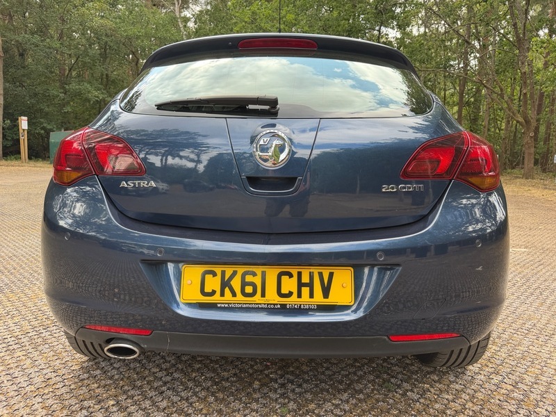 Vauxhall Astra Hatchback 1.7 Cdti Exclusiv Euro 5 201111 Black #10