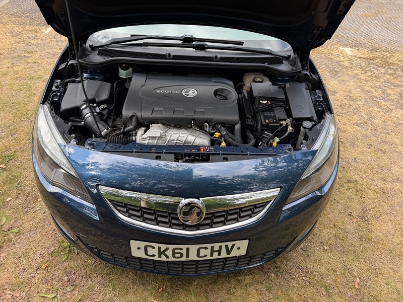 Vauxhall Astra Hatchback 1.7 Cdti Exclusiv Euro 5 201111 Black #53