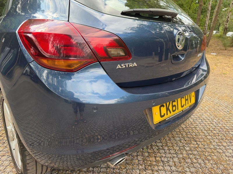 Vauxhall Astra Hatchback 1.7 Cdti Exclusiv Euro 5 201111 Black #39
