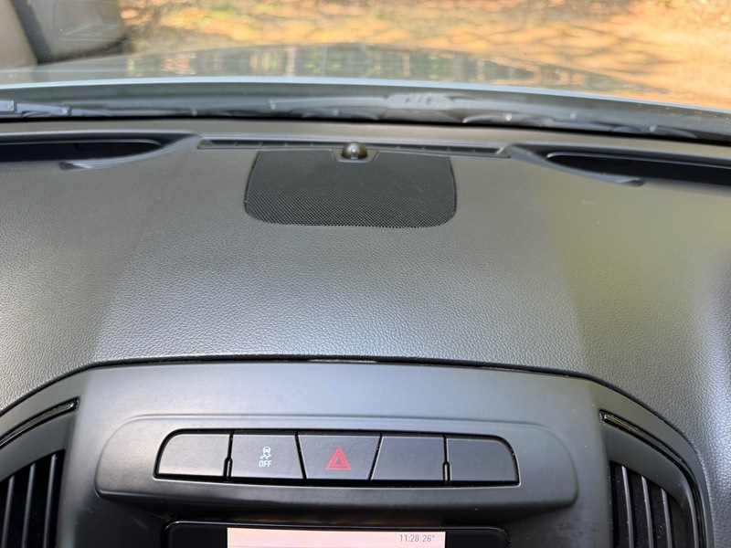 Vauxhall Insignia Sri 5-Door Silver #25