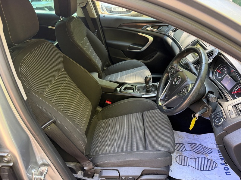 Vauxhall Insignia Sri 5-Door Silver #15