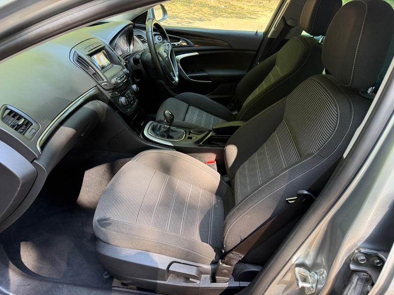 Vauxhall Insignia Sri 5-Door Silver #17