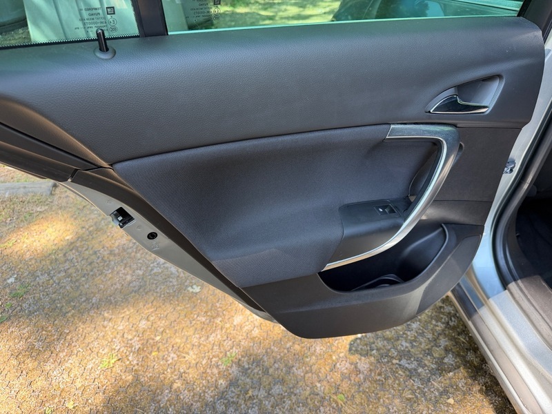 Vauxhall Insignia Sri 5-Door Silver #49