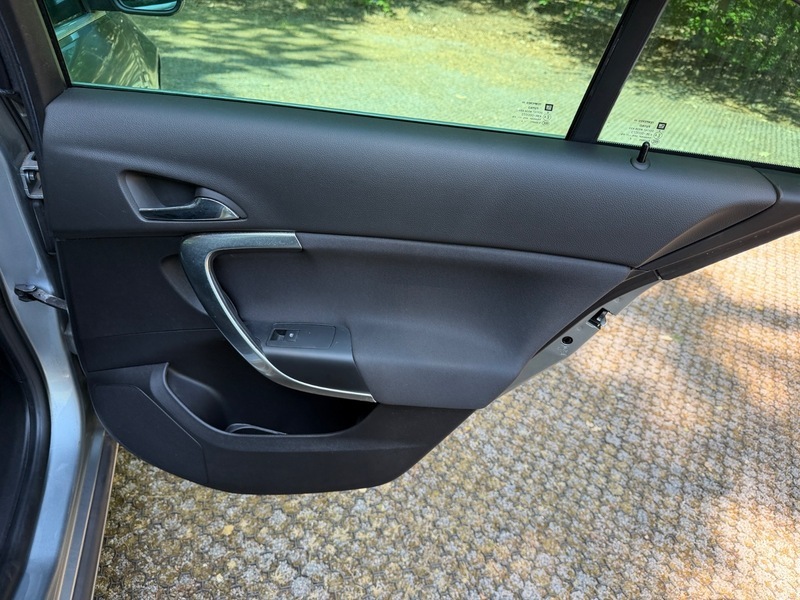 Vauxhall Insignia Sri 5-Door Silver #50