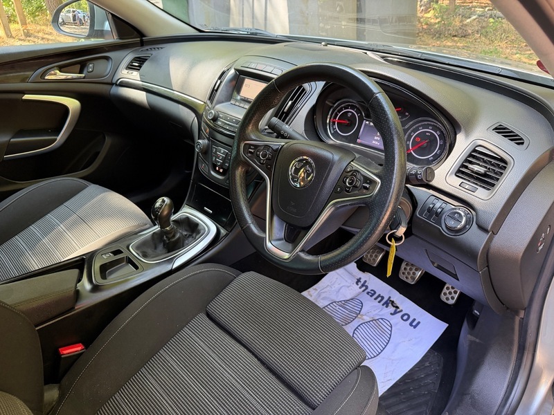 Vauxhall Insignia Sri 5-Door Silver #14