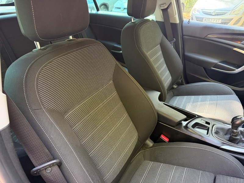Vauxhall Insignia Sri 5-Door Silver #22