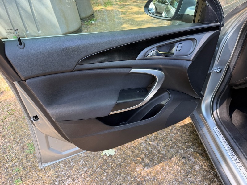 Vauxhall Insignia Sri 5-Door Silver #48