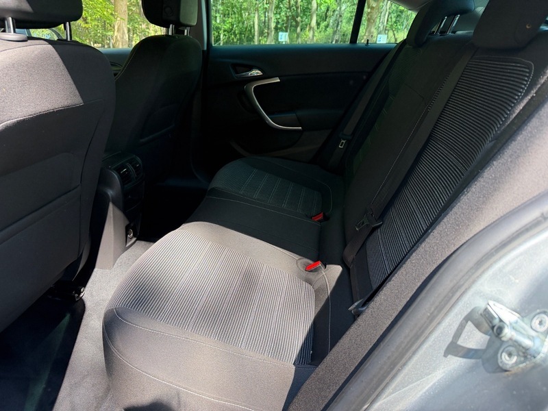 Vauxhall Insignia Sri 5-Door Silver #18