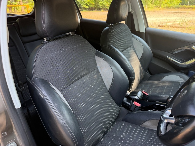 Peugeot e-2008 Peugeot 2008 E-hdi Active Estate 1.6L Grey #20