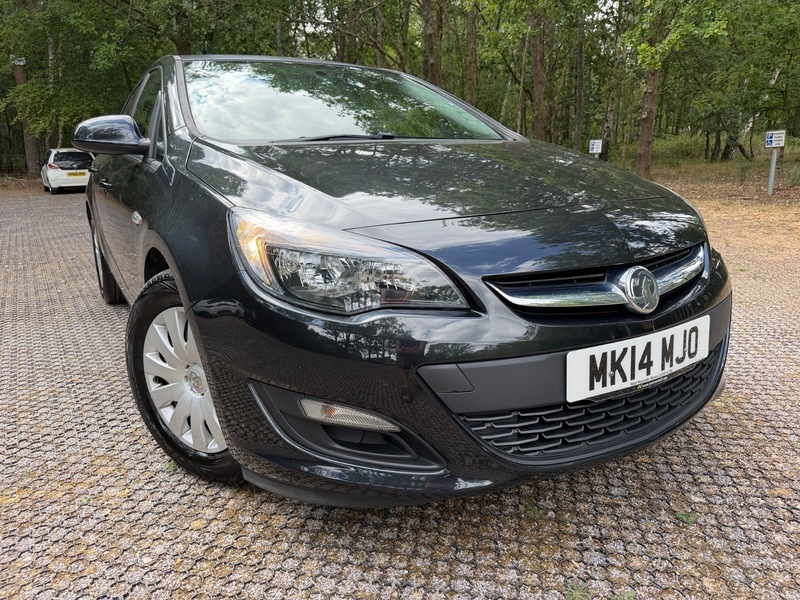 Vauxhall Astra Exclusiv Cdti Ecoflex S Black