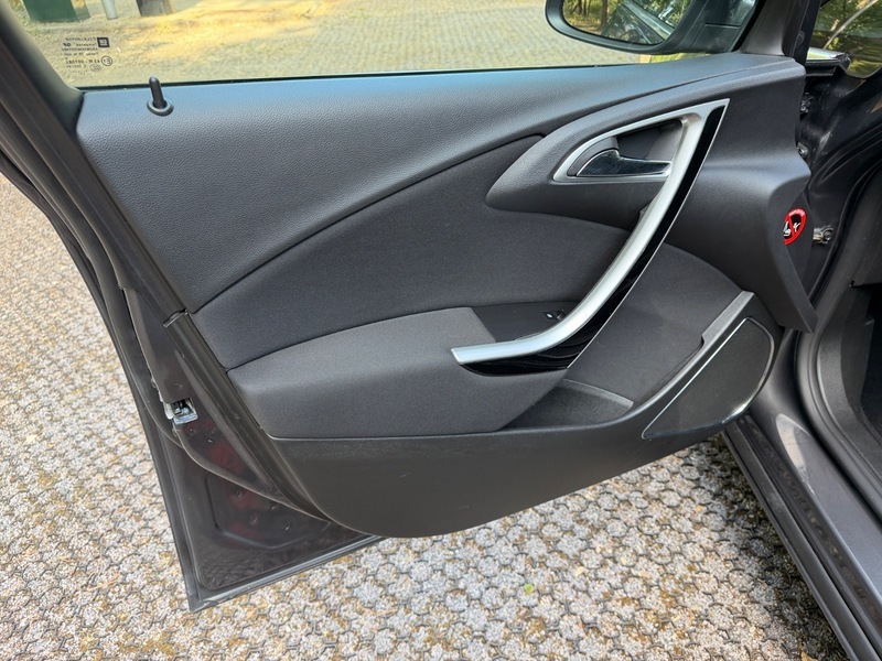 Vauxhall Astra 1.7 Cdti Sri Euro 5 Black #44