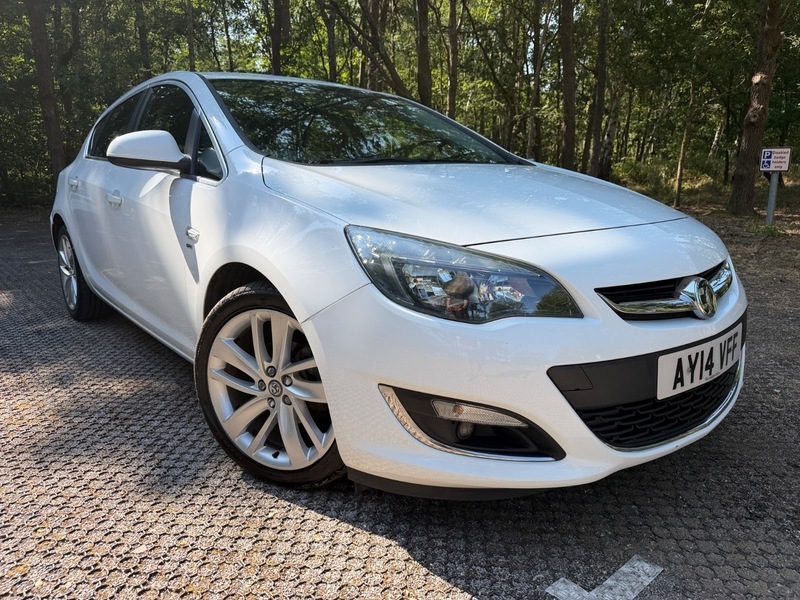 Vauxhall Astra Sri White