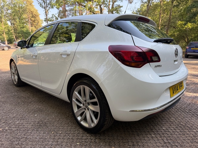 Vauxhall Astra Sri White #4
