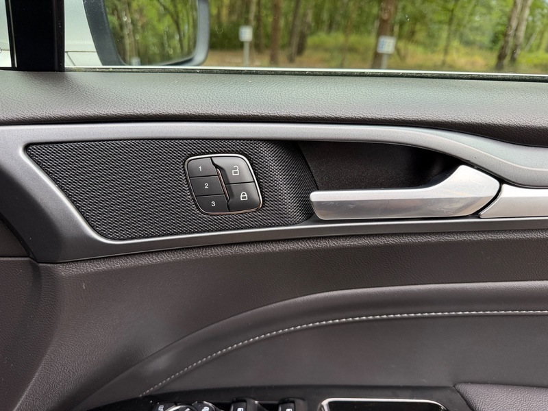 Ford Mondeo 2.0 St-line Tdci 177 Bhp Silver #36