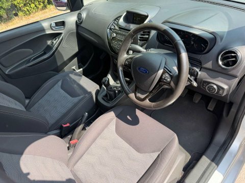 Ford KA+ 1.2 85 Zetec White #17