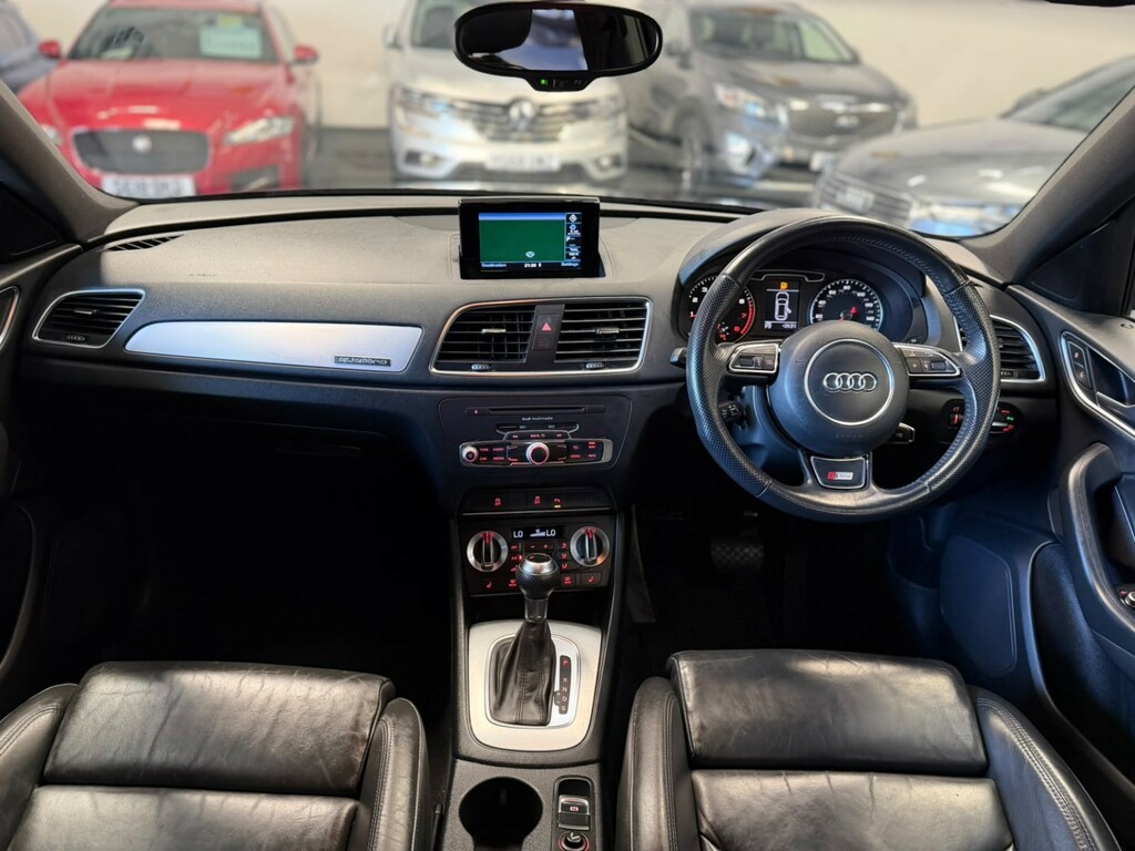 Audi Q3 2.0 Tfsi S Line Black #2