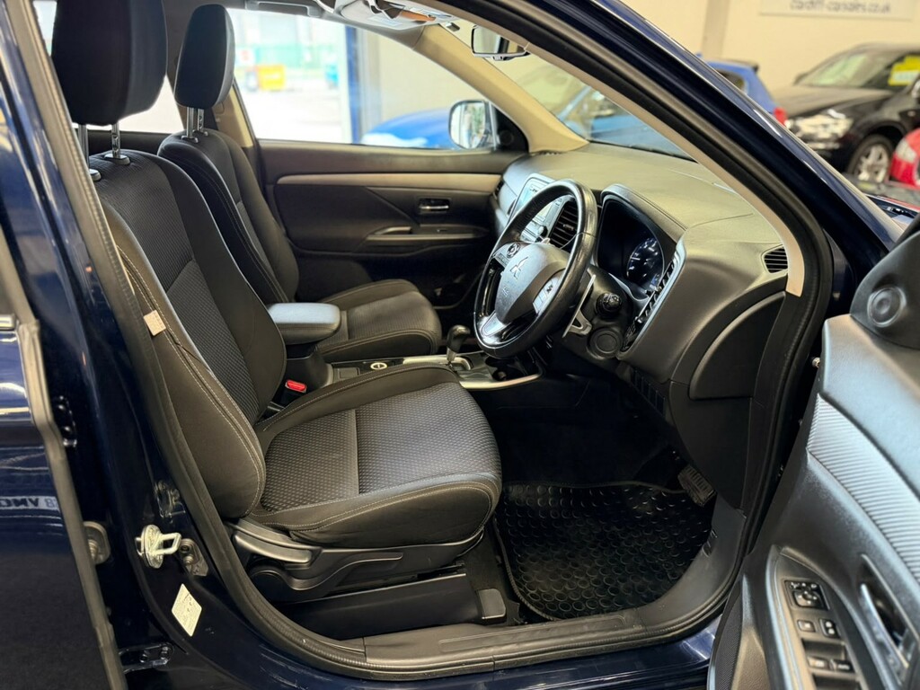 Mitsubishi Outlander 2.0 Mivec 4 Suv Cvt 4Wd Euro 6 Ss 1 Black #14