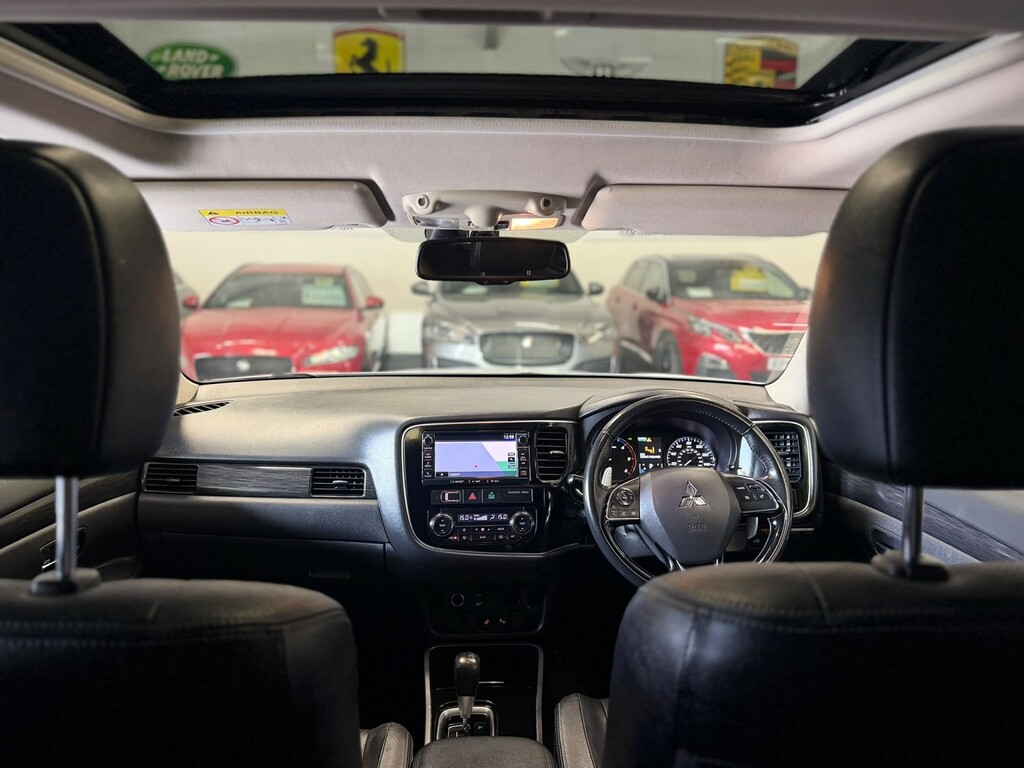 Mitsubishi Outlander 2.2 Di-d 4 White #2
