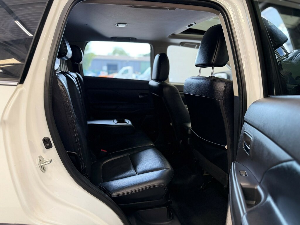 Mitsubishi Outlander 2.0 Phev 4H 200 Bhp White #15