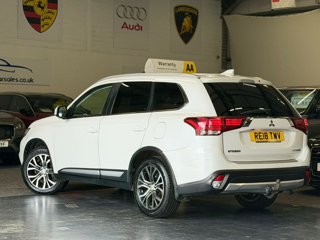 Mitsubishi Outlander 2.0 Phev 4H 200 Bhp White #7