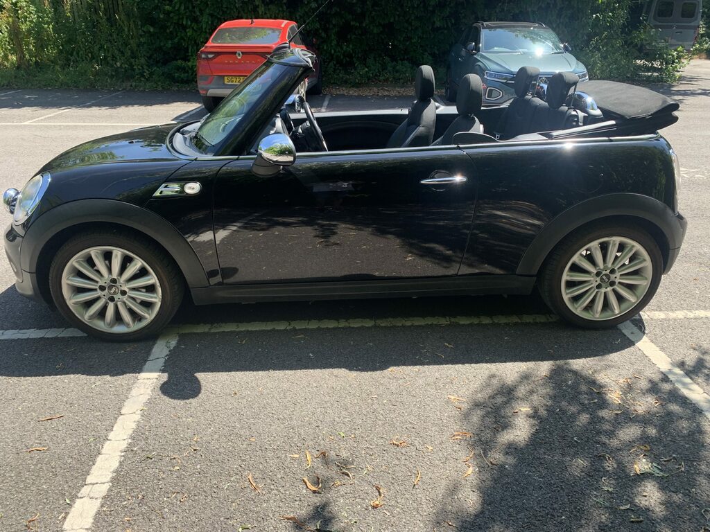 Mini Convertible 1.6 Cooper Euro 5 S S DE12GKN Black #4