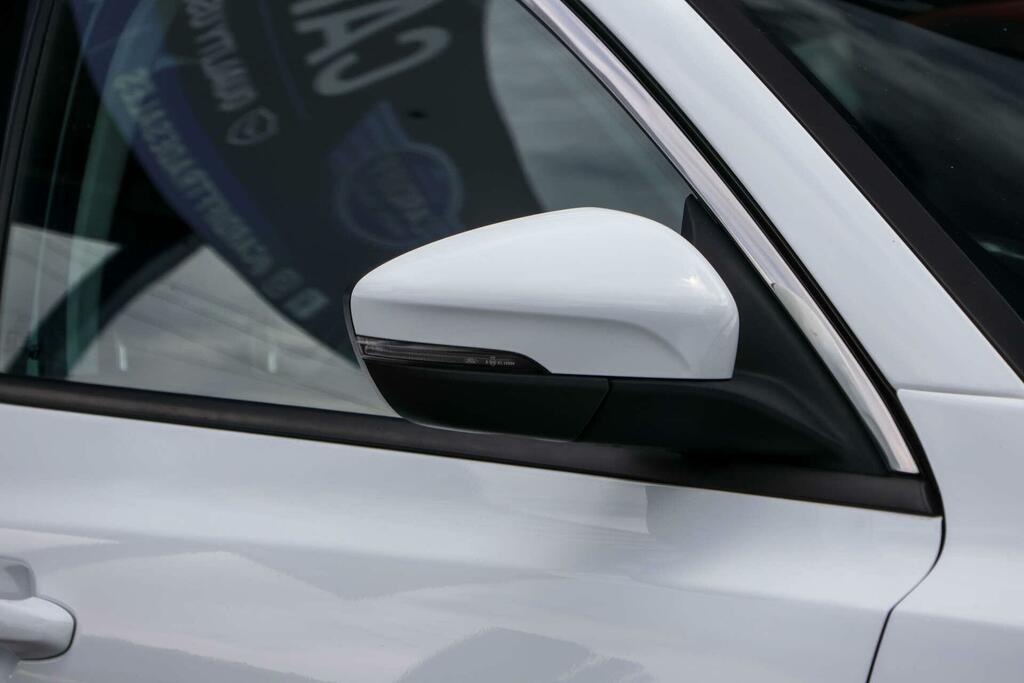 Ford Focus Titanium X White #6