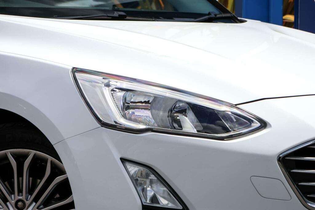 Ford Focus Titanium X White #2