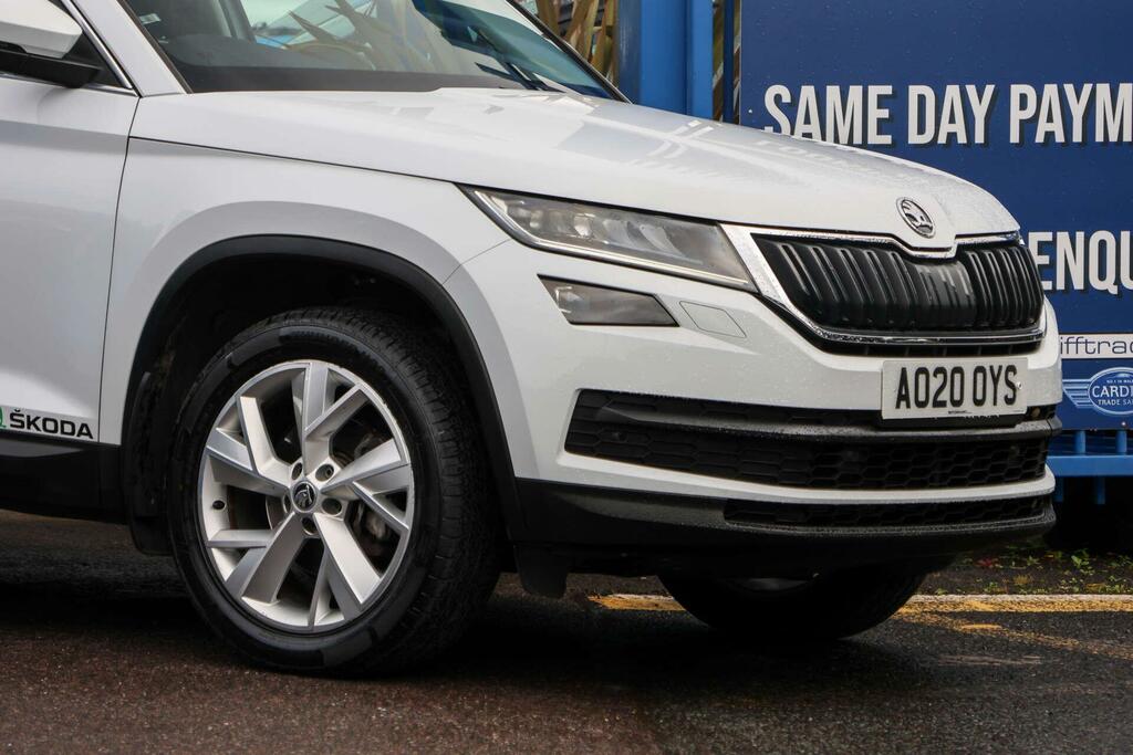 Skoda Kodiaq Edition White #3