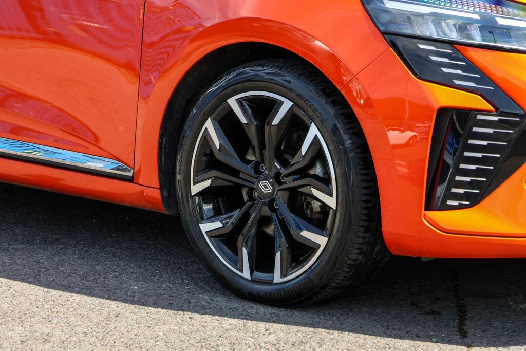 Renault Clio 1.6 E-tech Techno Euro 6 Ss ST73XJX Orange #6