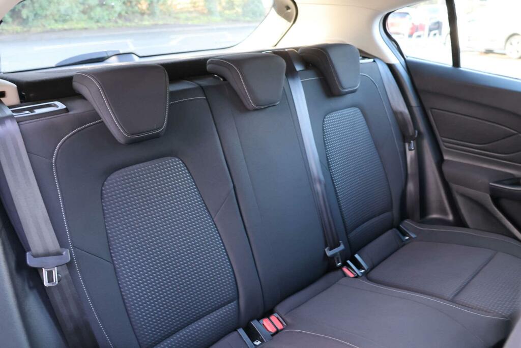 Ford Focus Zetec Silver #6