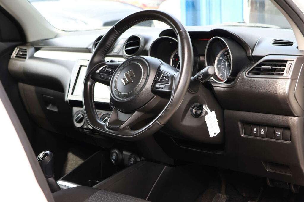 Suzuki Swift Sz-l White #4