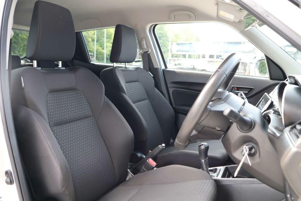 Suzuki Swift Sz-l White #5